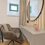 Daire Novo Balcony Near Train Station Bratislava