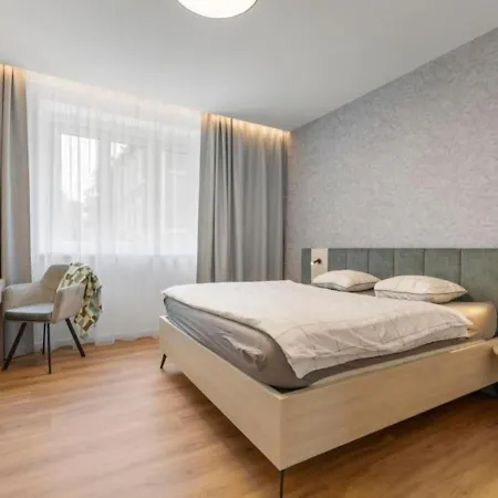 Novo Balcony Near Train Station