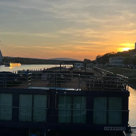 아파트 Novo Balcony Near Train Station 브라티슬라바