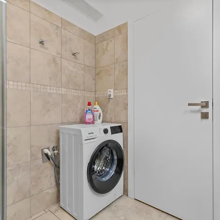 Novo Balcony Near Train Station