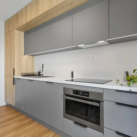 아파트 Novo Balcony Near Train Station