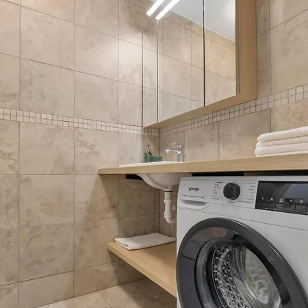 Apartment Novo Balcony Near Train Station *