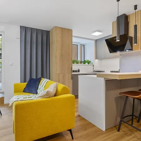 Apartment Novo Balcony Near Train Station *