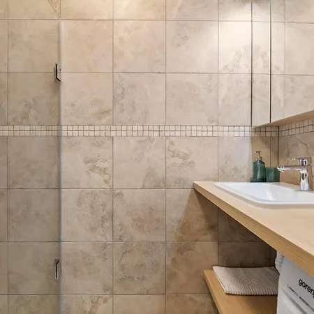 Apartment Novo Balcony Near Train Station Bratislava