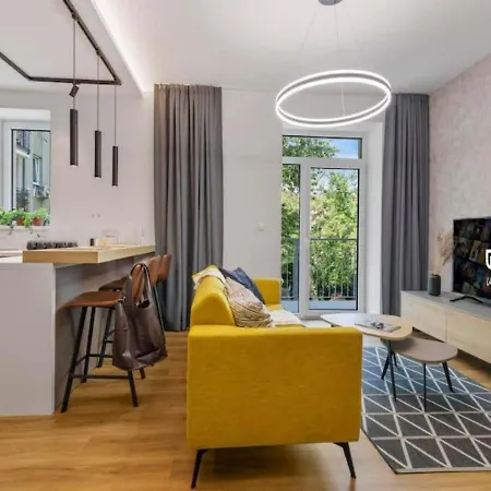 Modern Near Train Station With Balcony #7 براتسيلافا